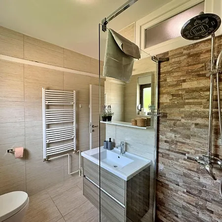 Rozi By Interhome Apartmán *