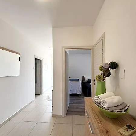 Rozi By Interhome